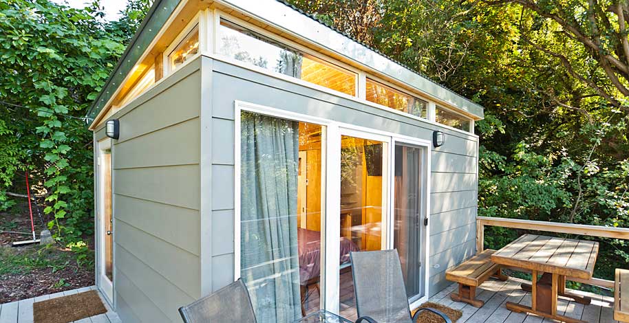 This 480-Square-Foot Shed Became a Guest House with a Gourmet Kitchen